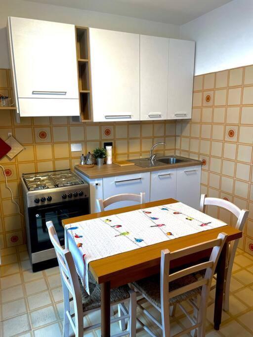 Casa Vacanze Ca' Di Lucchini 산 베네데토 발 디 삼브로 외부 사진